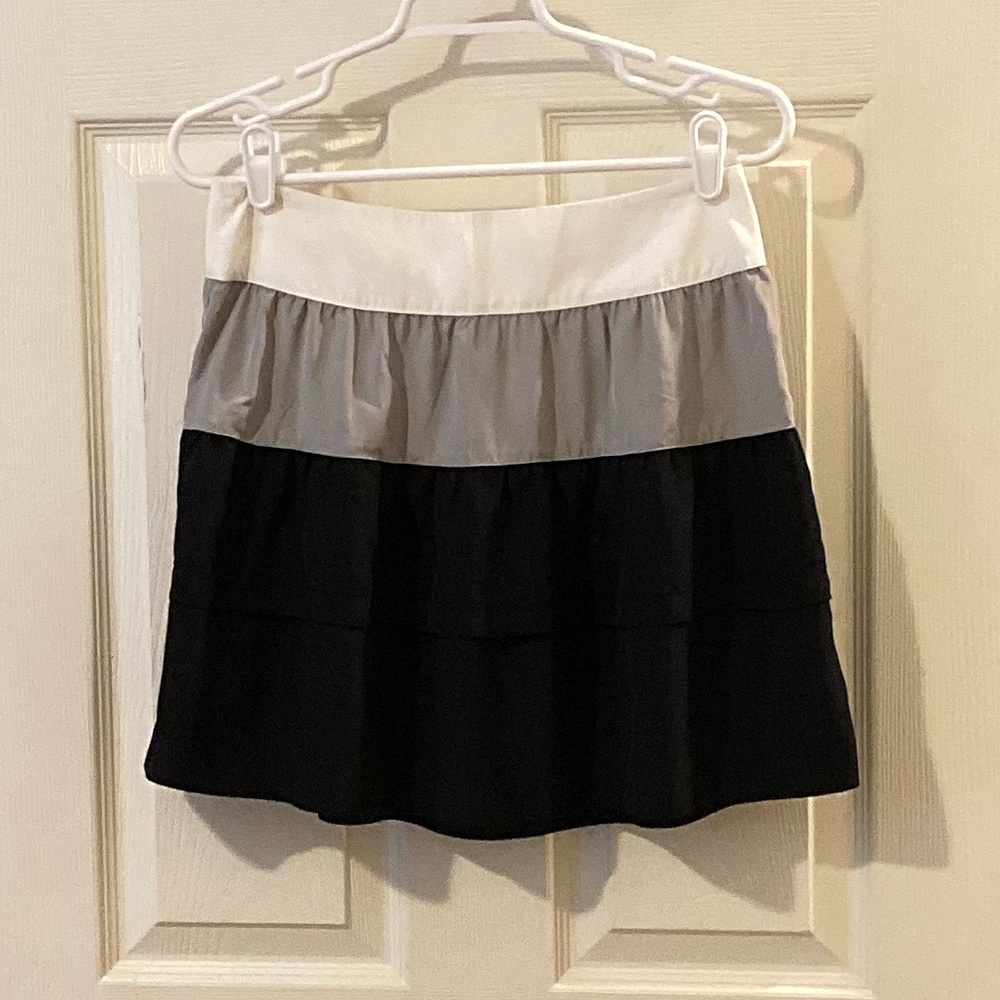 Banana Republic Black Gray White Tiered Skirt NWT